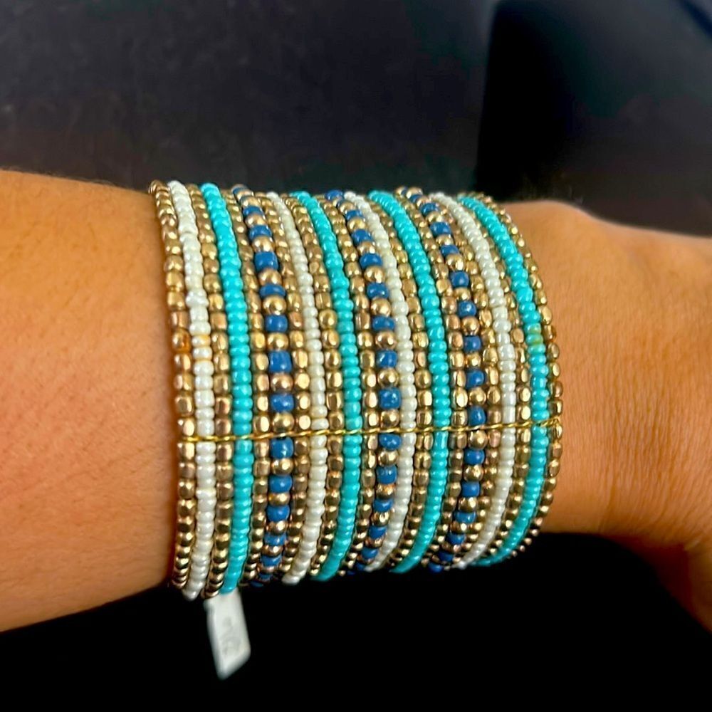 Beaded expandable bracelet